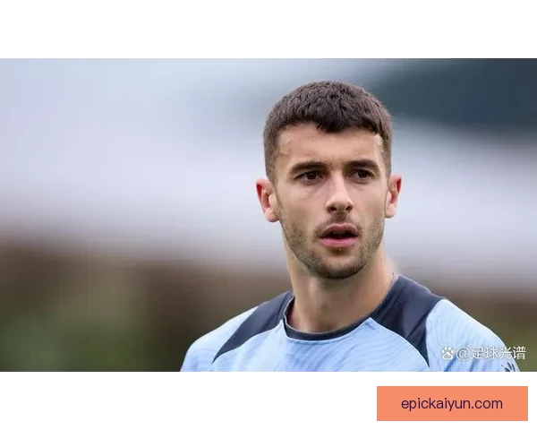 埃斯帕尼奥尔利用防守反击战术强势逆袭对手，整体实力稳步提升。